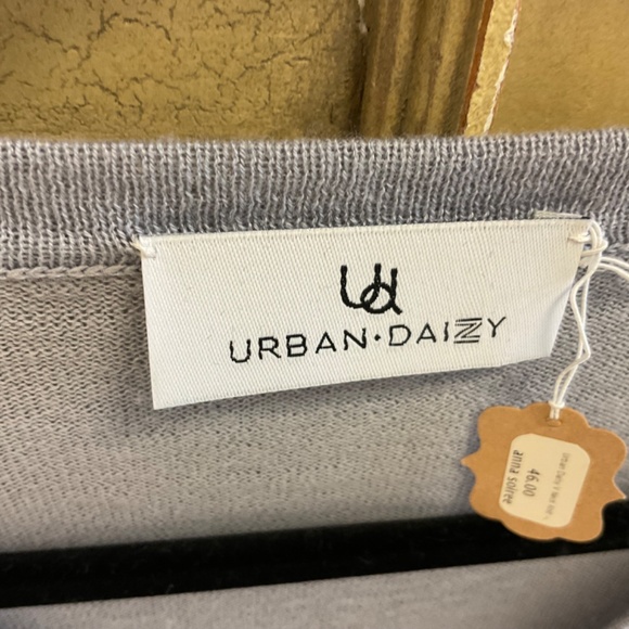 V-Neck Fine Knit Lightweight Sweater - Picture 3 of 5